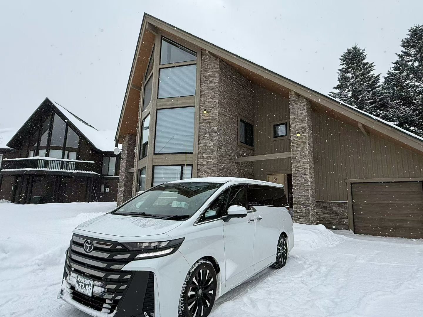 北海道雪地中的專屬包車
